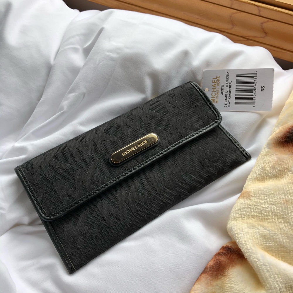 Michael Kors Wallet NWT